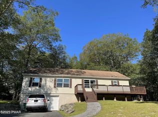 144 Karl Hope Blvd, Lackawaxen, PA 18435