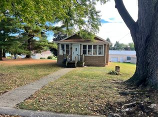 913 S 15th Ave, Freeport, IL 61032