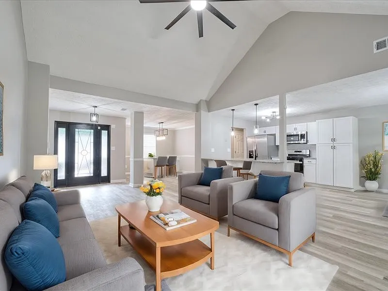 3020 Hampton Club Way — Photo 4