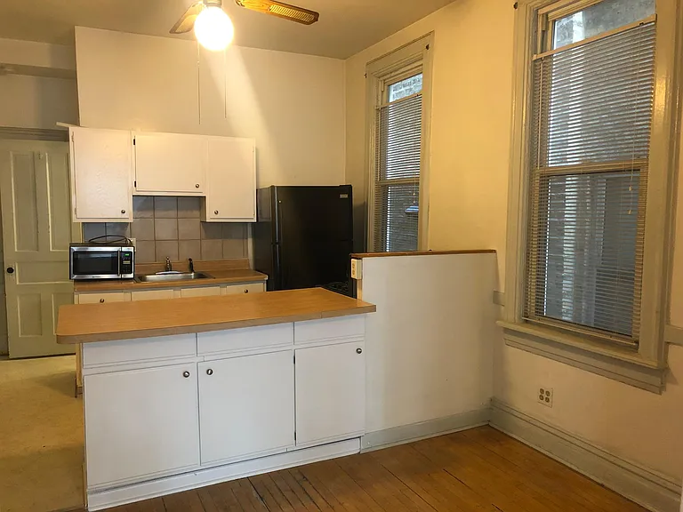 3237 N Clifton Ave #1F — Photo 4