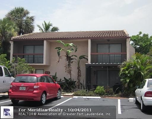 1st image of 711 SE 1st Way #B7