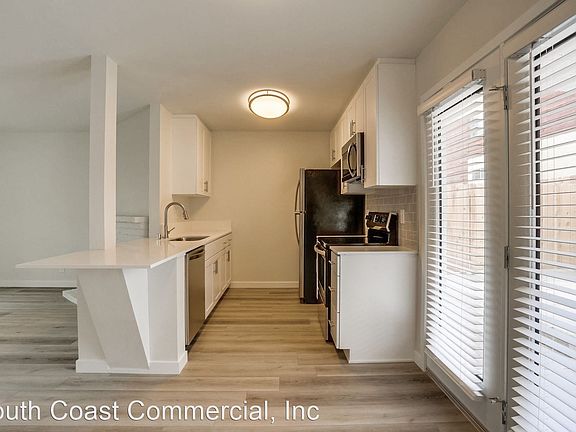 2nd image of 3958 Riviera Dr Unit E