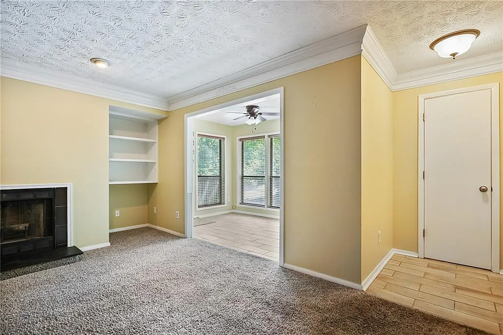 1 bed, 1.0 bath, 1002 sqft, $1,400 — Photo 4