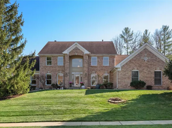 1630 Highland Valley Cir, Chesterfield, MO 63005
