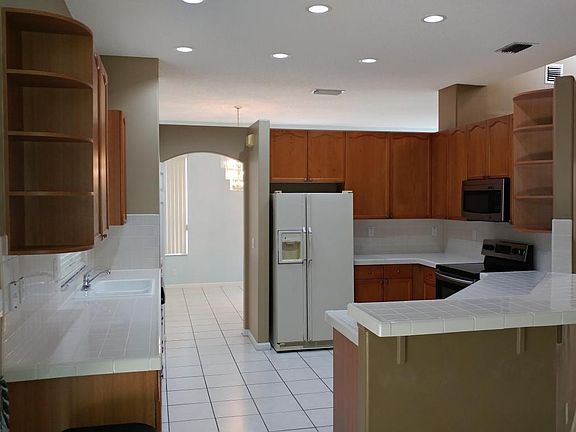 4th image of 5746 La Gorce Cir