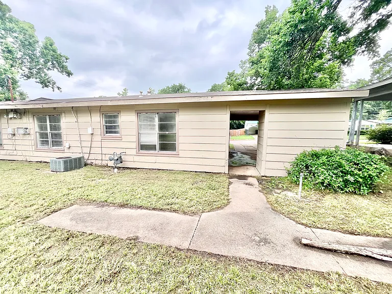 109 Vandenburg Dr #A — Photo 9