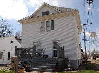 217 S Monroe St, Clinton, IL 61727