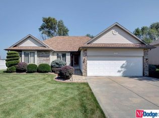 701 Fall Creek Rd, Papillion, NE 68133