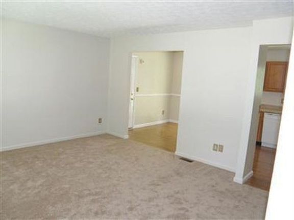 5th image of 734 Mill Valley Dr