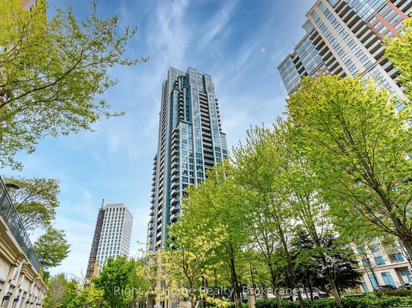 15 Viking Ln #1303, Toronto, ON M9B 0A4