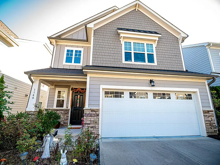 1140 Premier Key Dr — Photo 1
