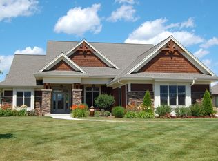 N53W17448 Ridgeline Trl, Menomonee Falls, WI 53051