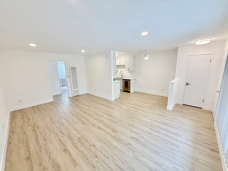12766 Venice Blvd #104 — Photo 2