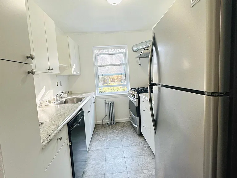 37 Spruce St #3 — Photo 6