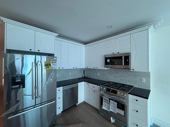 4th image of 23-81 27th St #1