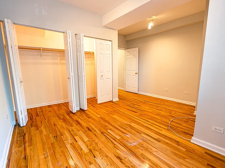 1364-66 N. Hoyne Ave./ 2105-11 W. Schiller St. — Photo 11