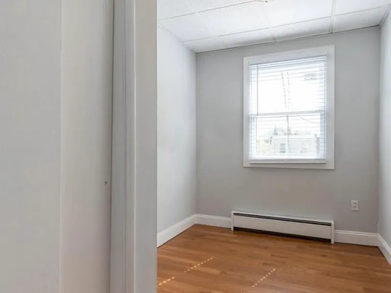 2522 Shields St — Photo 15
