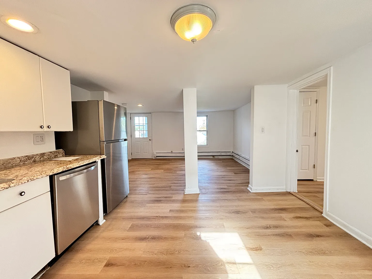 2 bed, 800 sqft, $2,500 — Photo 2