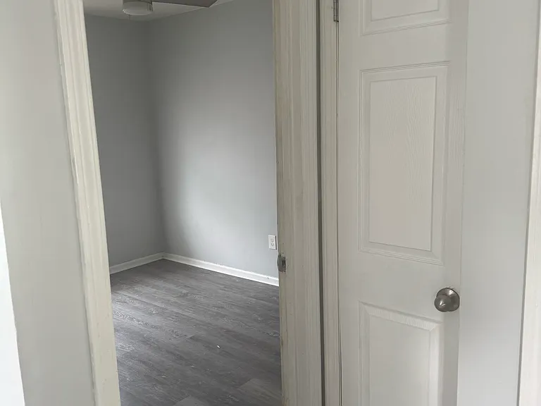 443 Wallace Ave #MAIN — Photo 18