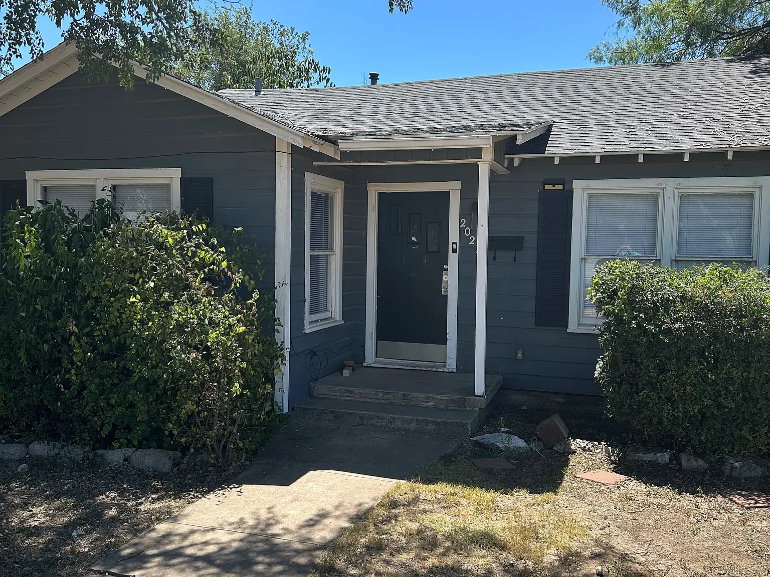 2 bed, 1012 sqft, $1,275 — Photo 1