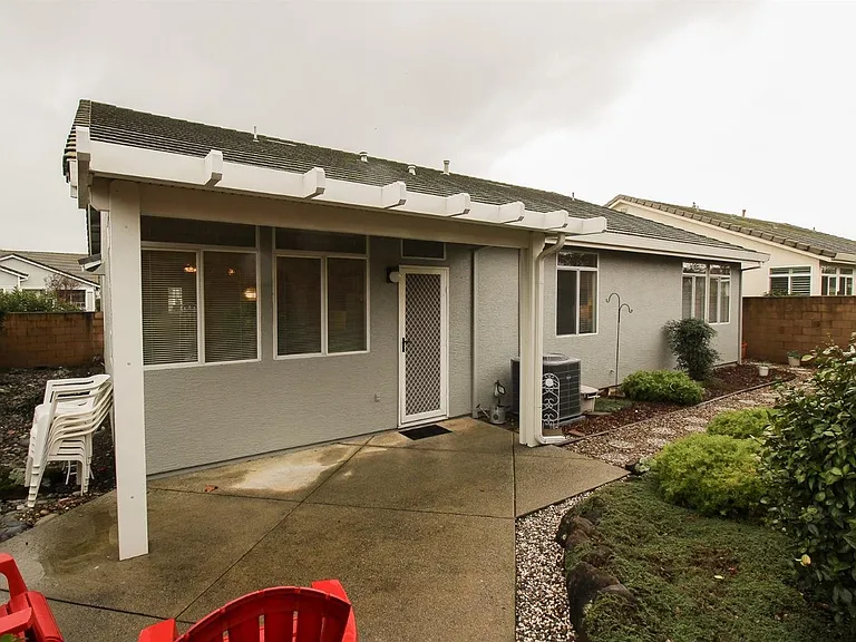 130 Mandarin Cir — Photo 12