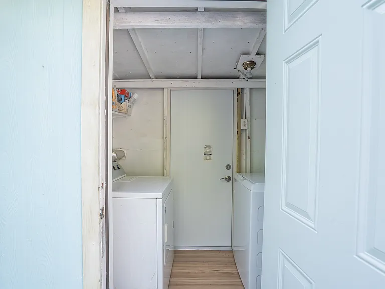 111 E Ridge Rd — Photo 13