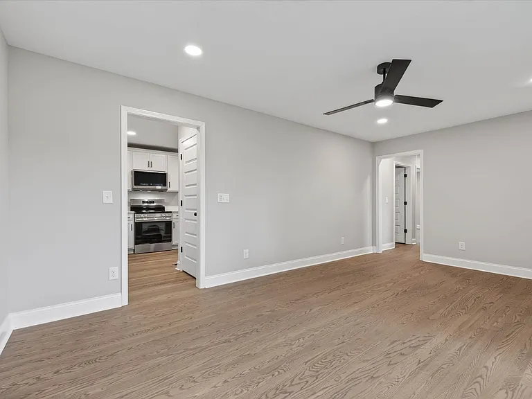 221 Clearview Dr — Photo 9