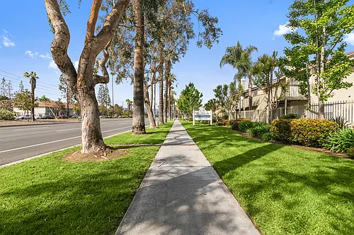 La Sierra Apartments Photo 1