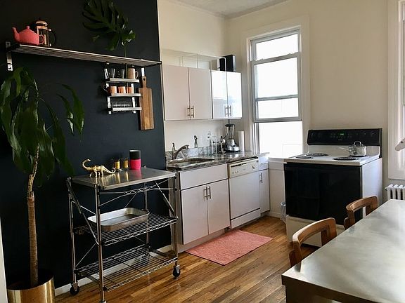 3rd image of 575 Meeker Ave #1