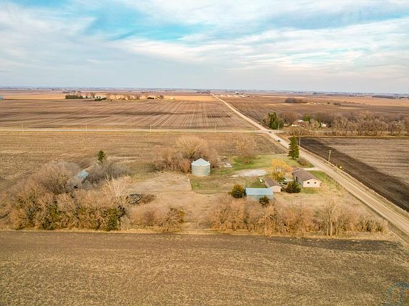 5th image of 1037 560th St