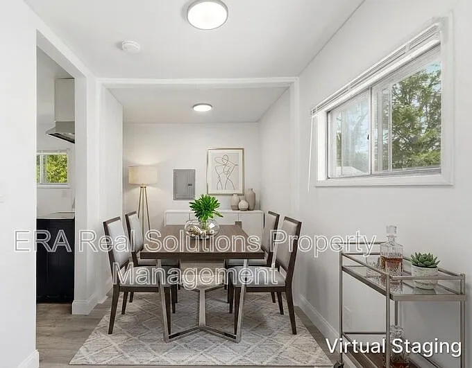 3 bed, 1.0 bath, 864 sqft, $1,500 — Photo 3