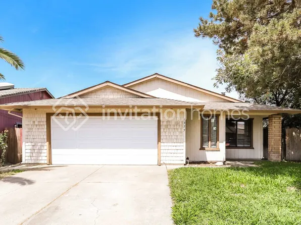 1355 Colfax Dr, Woodland, CA 95776