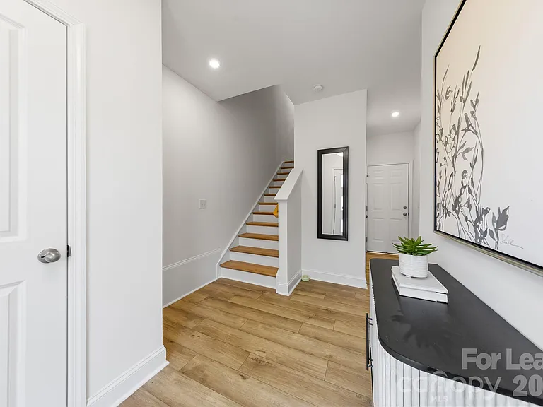 236 Judson Ave — Photo 3