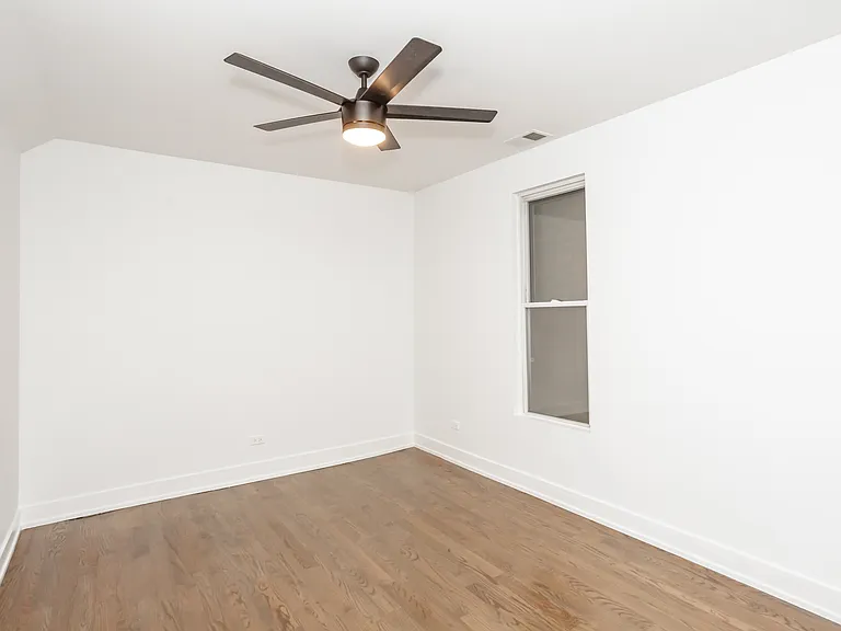 1418 W Blackhawk St #2RF — Photo 5