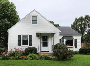 95 Hilltop Rd, Rochester, NY 14616