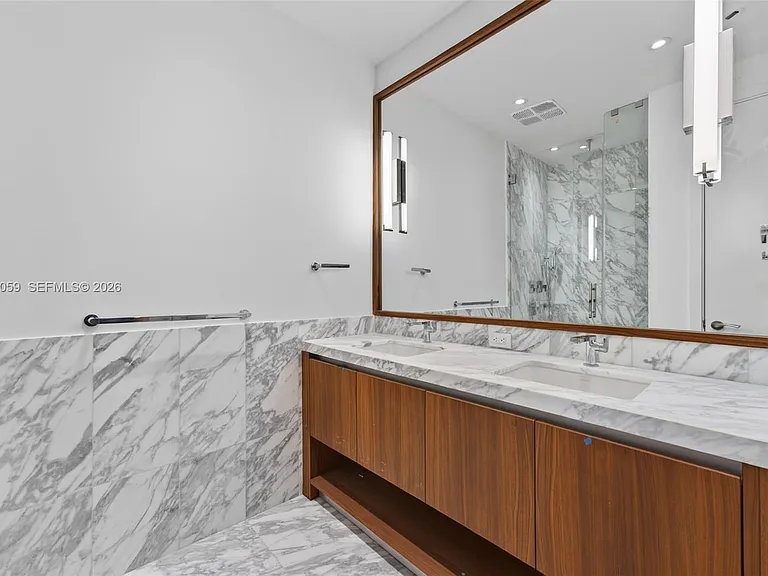 175 SE 25th Rd #1004 — Photo 11
