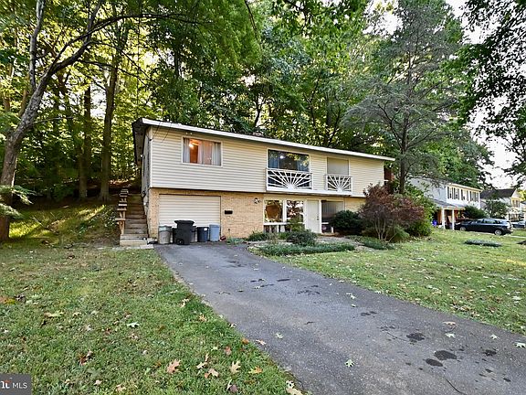 2nd image of 14407 Nadine Dr