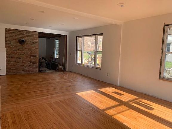5th image of 84 Hill St