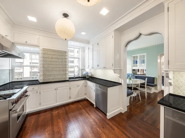 1 East End Avenue image 7 of 16