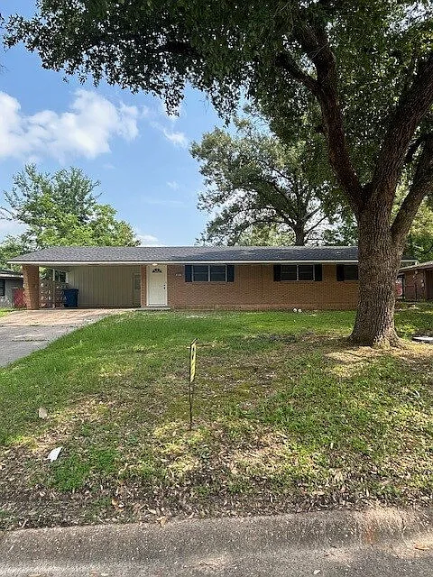3 bed, 2.0 bath, 1332 sqft, $1,500 — Photo 1