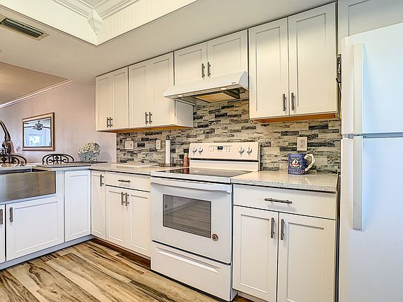 4th image of 19029 Us Highway 19 N APT 33B
