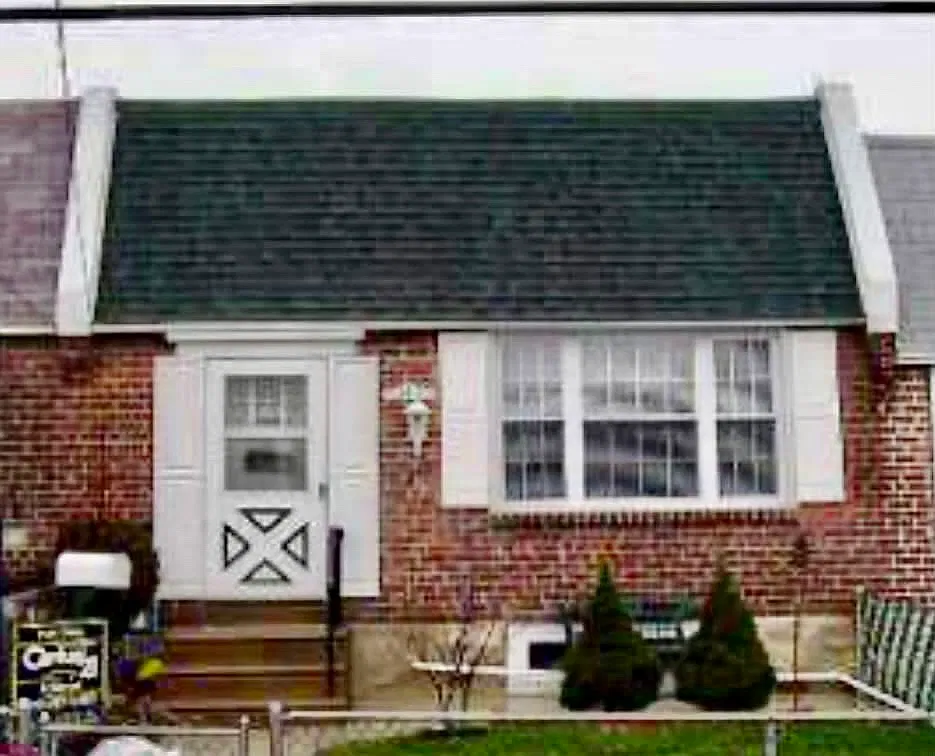 142 Ervin Ave — Photo 1