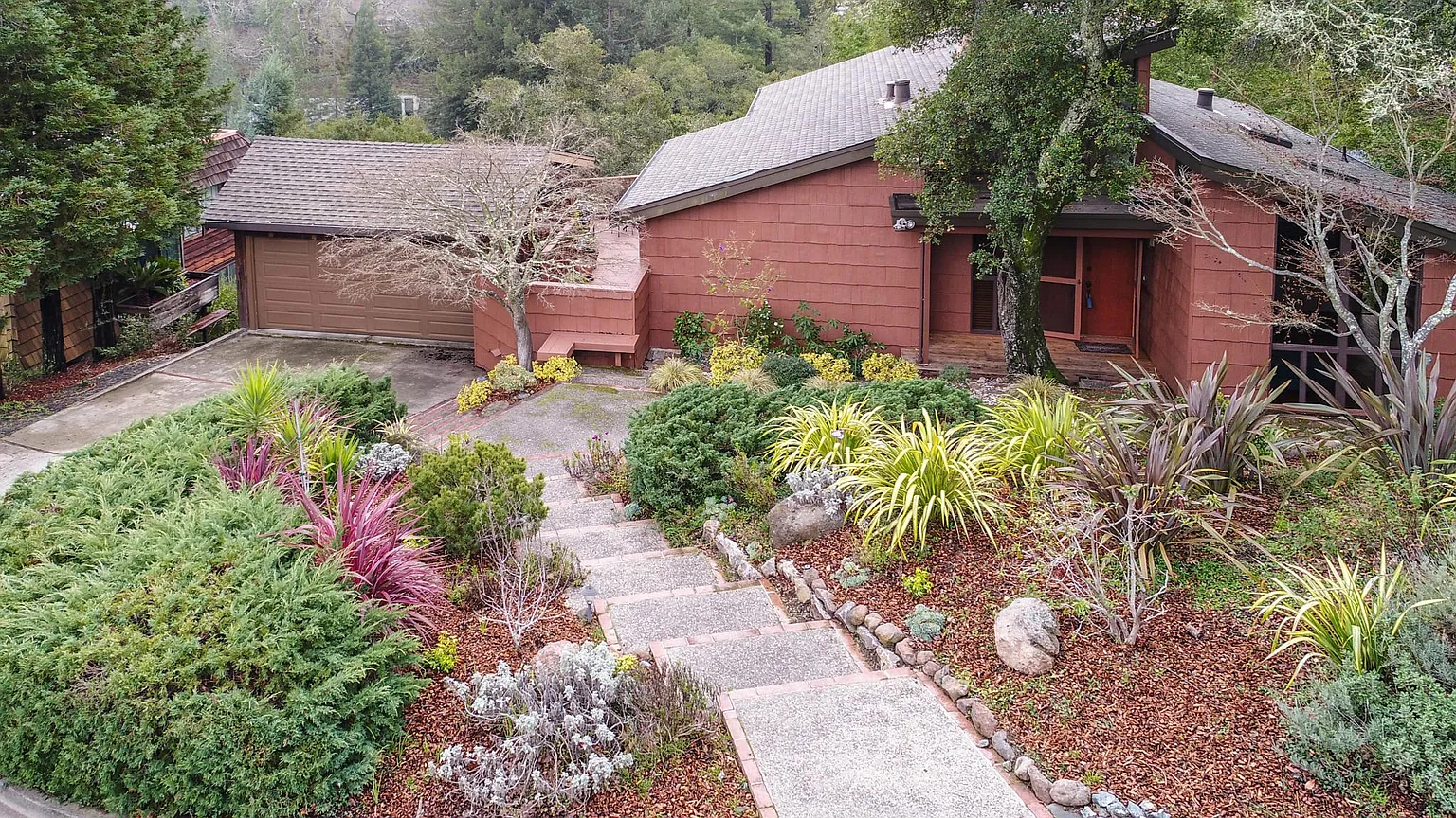 4176 Coralee Ln photo 1