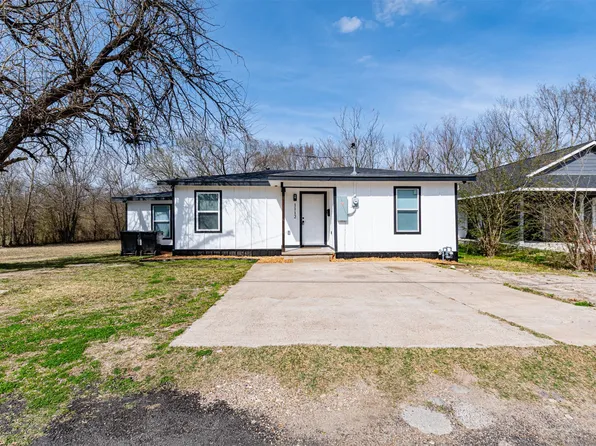 1112 Marshall St, Greenville, TX 75401