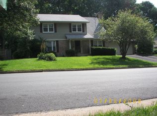 2712 Glencroft Rd, Vienna, VA 22181