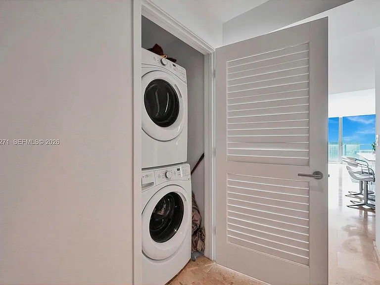 88 SW 7th St #2106 — Photo 7