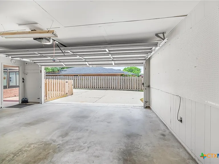 608 Rosewood Dr — Photo 27