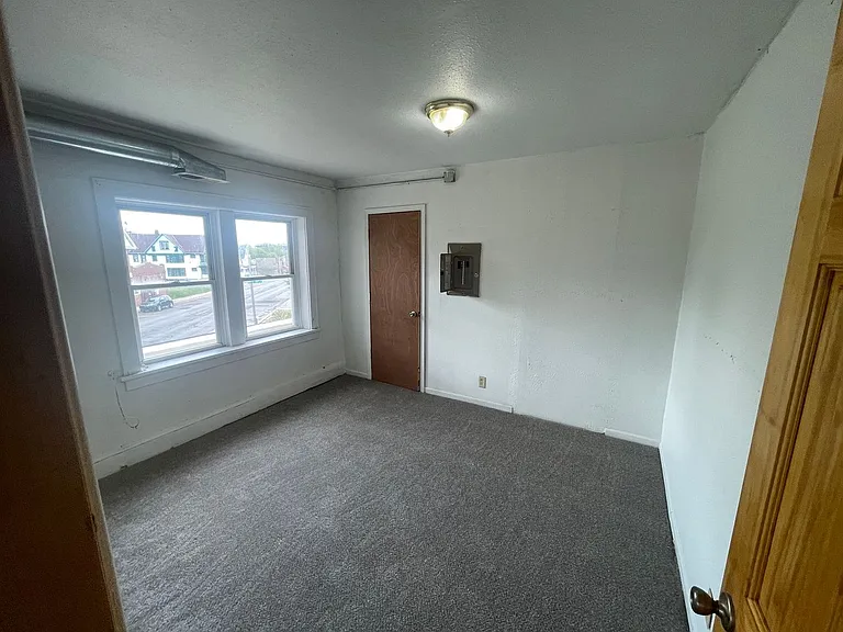 2214-2220 W Hopkins St. (8 Unit) — Photo 8