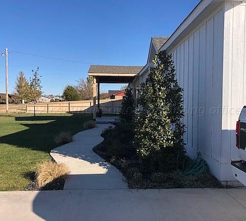 3rd image of 703 Mesquite Dr