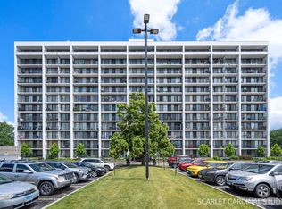 2005 S Finley Rd Unit 703, Lombard, IL 60148